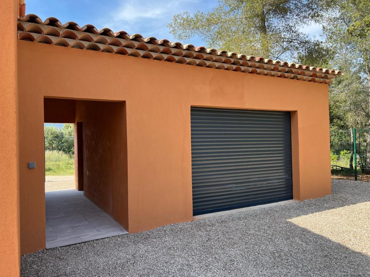 Moderne Avec Piscine Et Parking A Villa